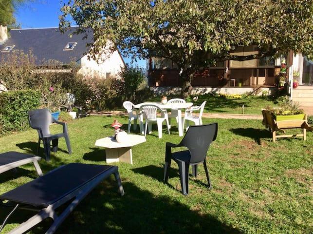 Maison avec véranda proche du centre ville Rignac  Extérieur photo