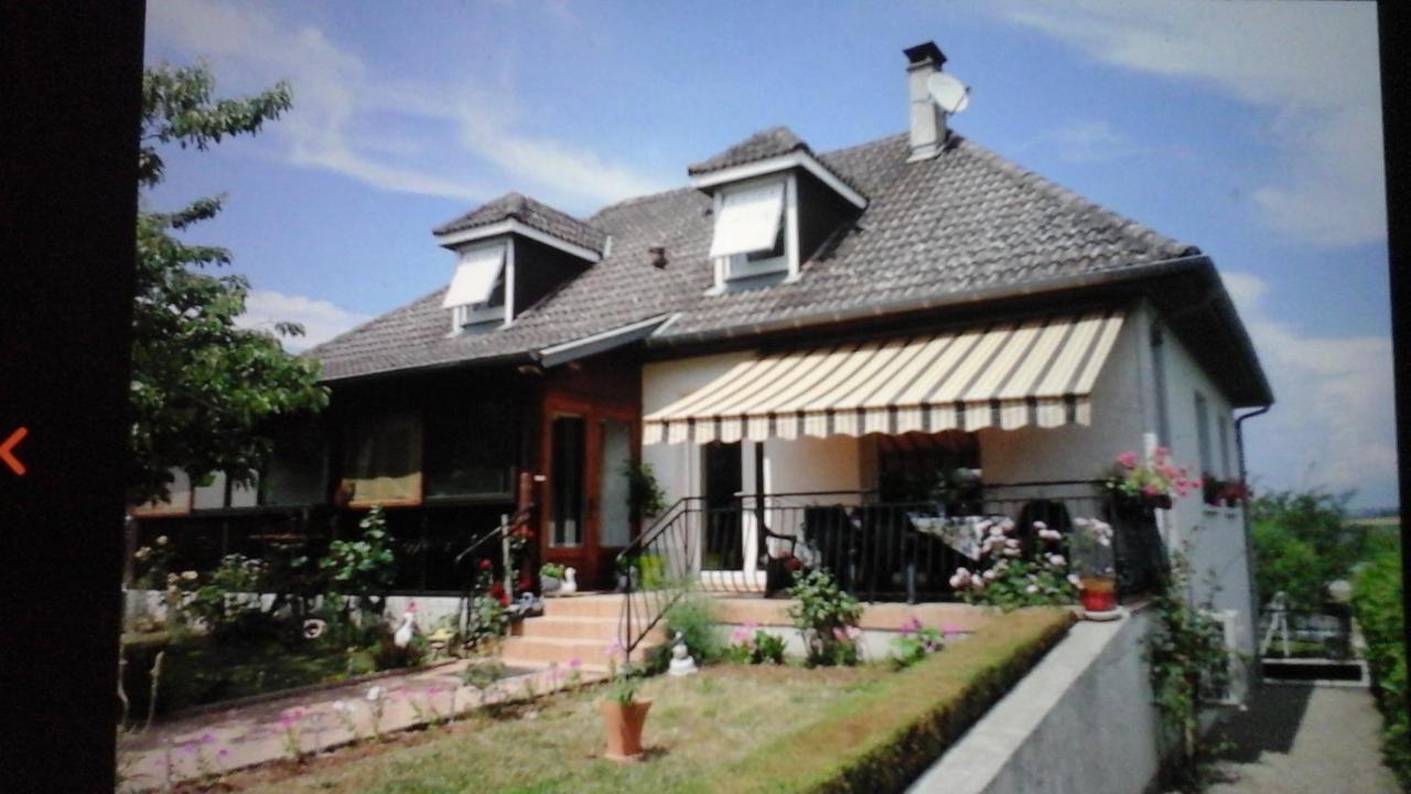 Maison avec véranda proche du centre ville Rignac  Extérieur photo