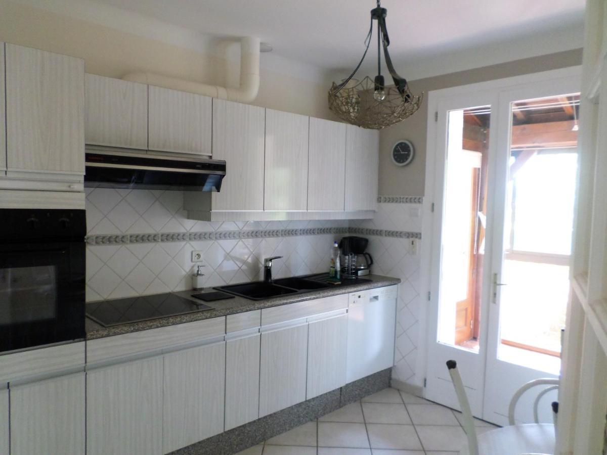 Maison avec véranda proche du centre ville Rignac  Extérieur photo